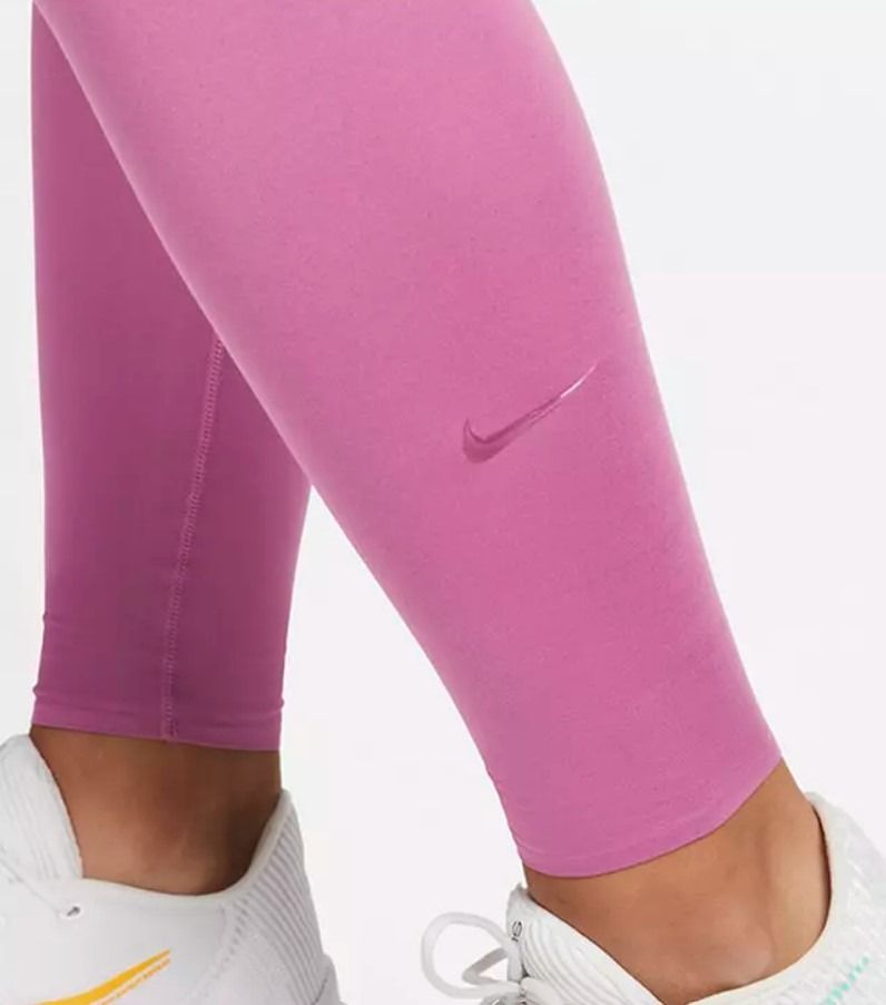 Nike One Luxe Mid-Rise Leggings (Category: Activewear) located in Quezon City. Submitted by d.choice (Listing ID 1256102934, Image 3). Description: Nike One Luxe Mid-Rise Leggings Color: Light Bordeaux/Clear Size: L (can fit M-L) BRAND NEW COMPLETE WITH TAGS STILL SELLING IN STORES FOR SRP P3,295 Bought in Nike Park Reaaaally good material. Nike's luxe line has great shaping effect without the material being too fragile than their yoga line. Squa