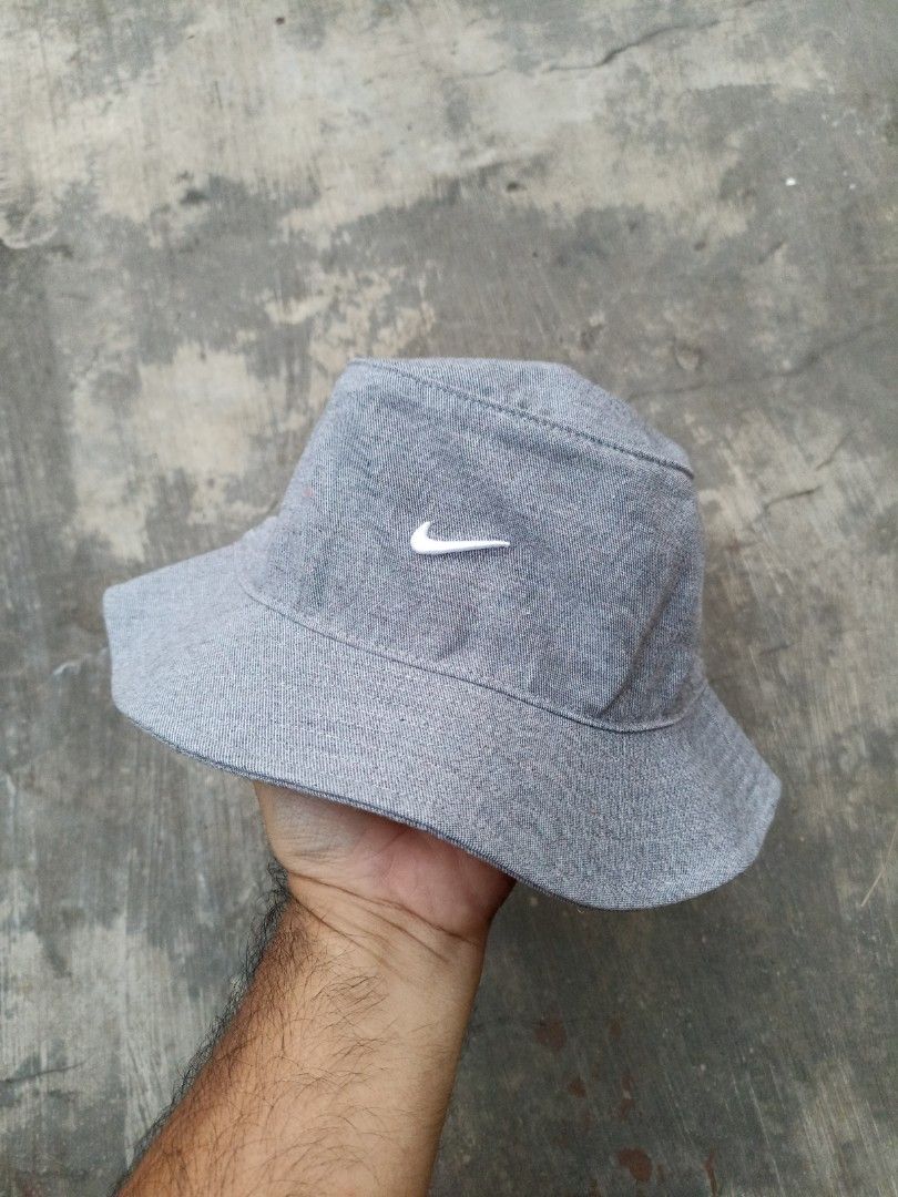 NIKE SPORTSWEAR BUCKET HAT (ORIGINAL), Fesyen Pria, Aksesoris