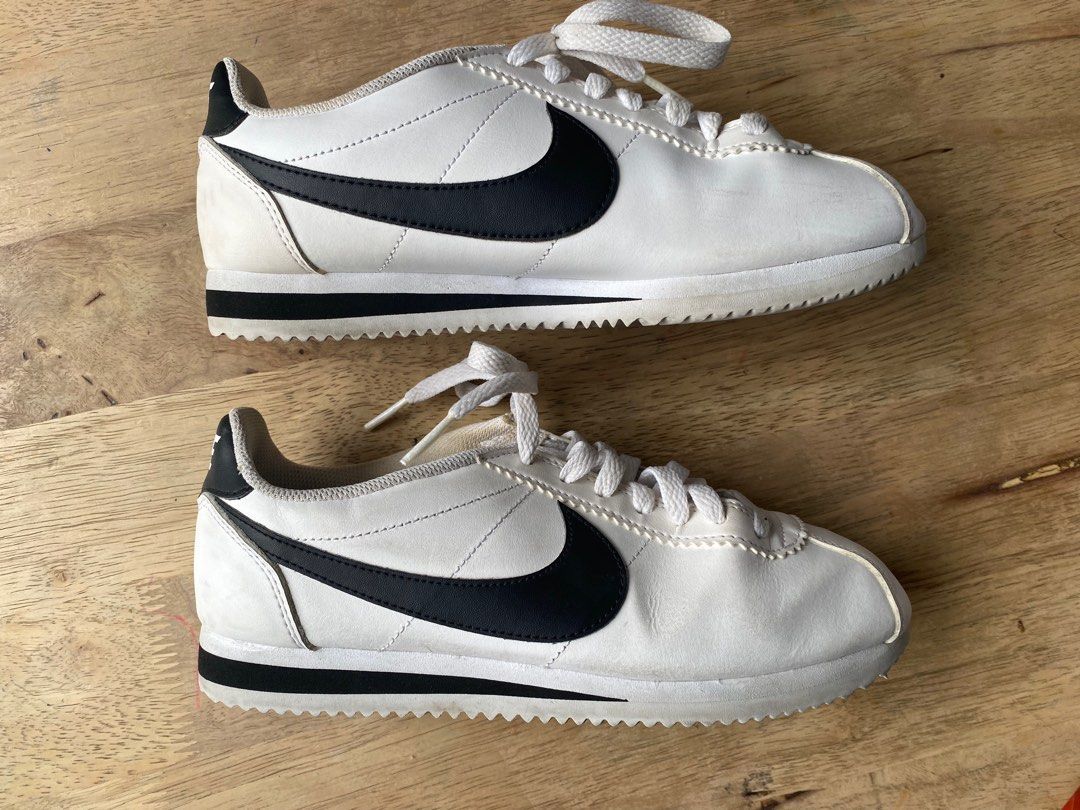 Nike women's classic cortez leather hotsell shoe - white/black-white