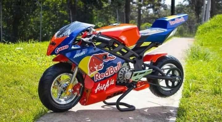 Ninja blata pocket (Category: Motorbikes for Sale) located in Manila. Submitted by saguittarian06 (Listing ID 1256108663, Image 2). Description: Latest features Upgraded high brid Ninja blata pocket bike 49cc 2 strokes! 49CC 2 strokes engine GAS TYPE SUPER HIGH QUALITY ENGINE 49cc 2stroker big tire 3 ft size 44mm blocks thick frames gas unleaded 95% 2T 5% Top speed 40kph Easy pull start up to 85 kilos kaya High quality shocks and engine.