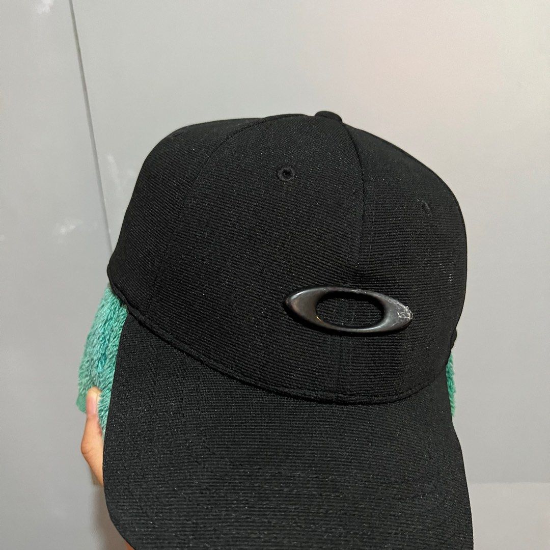 Oakley cap (authentic), Men's Fashion, Watches & Accessories, Caps ...