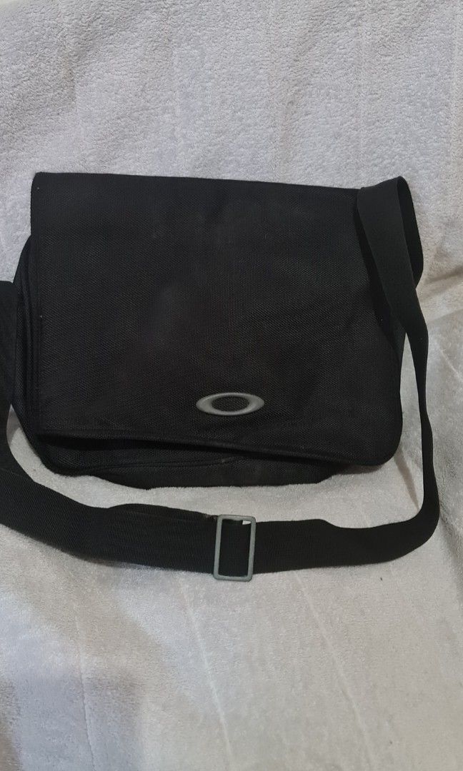Oakley sling bag philippines best sale