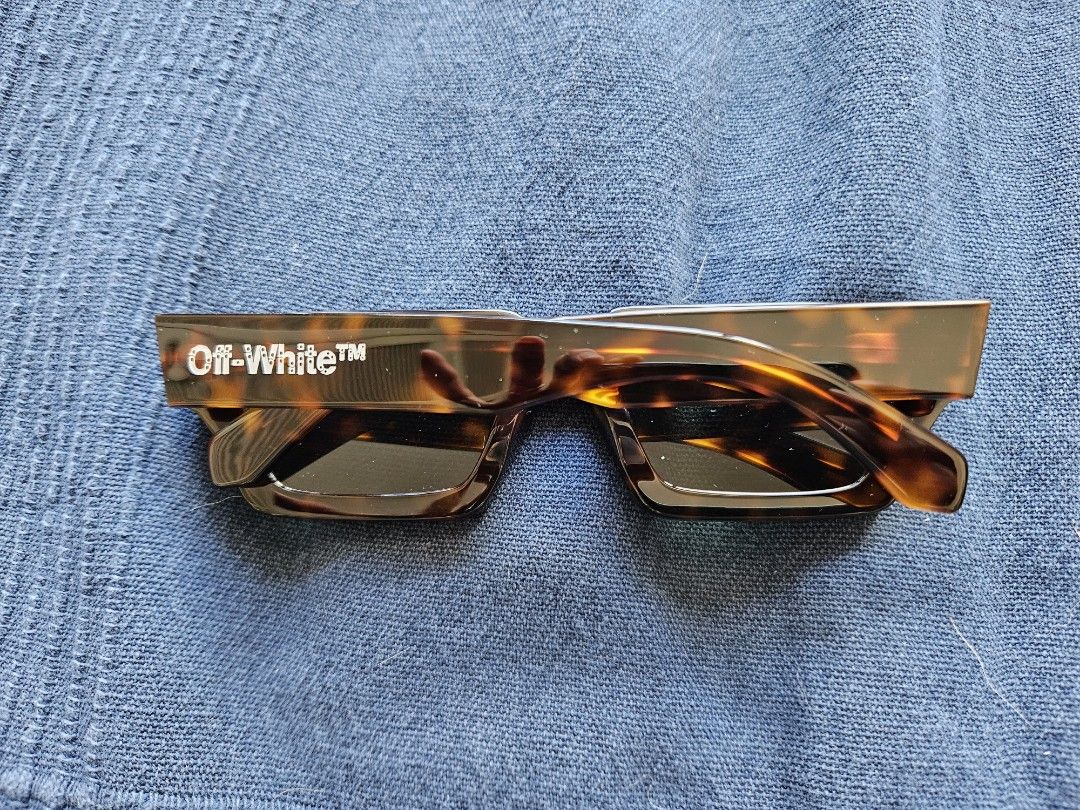 Off White Signature Sunglasses, 男裝, 手錶及配件, 眼鏡- Carousell