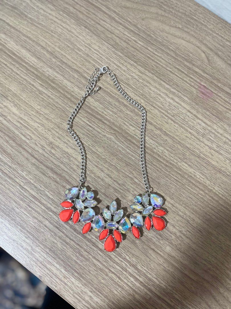 Orange Statement Necklace (Category: Necklaces) located in Singapore. Submitted by olivedscar (Listing ID 1255966310, Image 2). Description: Adjustable Statement Necklace.