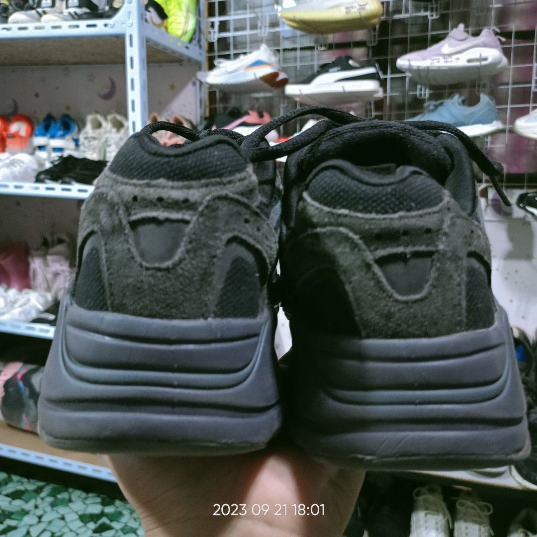 PRELOVED TRAINER SNEAKERS SHOES FU6684 Made in Vietnam Yeezy Boost