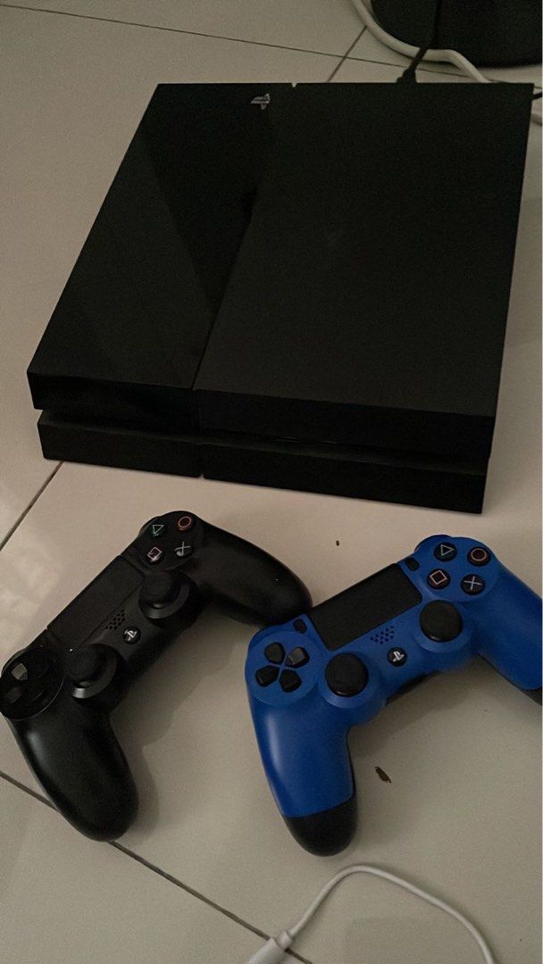 PS4 fat gen 1 500gb include two console