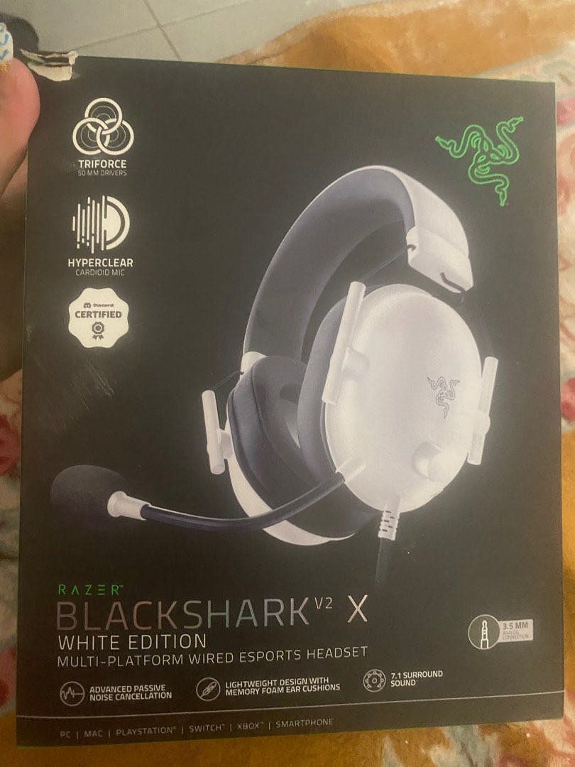 Razer blackshark v2 X, Audio, Headphones & Headsets on Carousell
