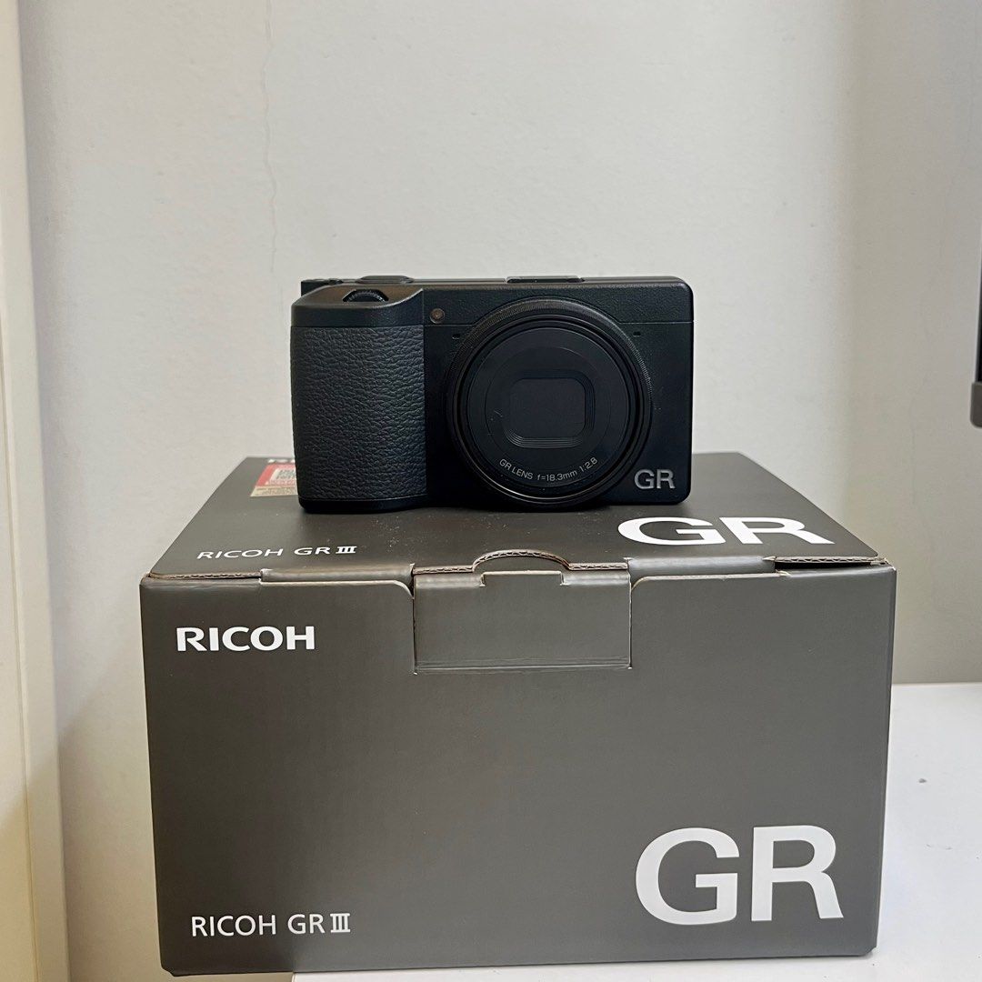 RICOH GR DIGITAL III (BLACK), Photography, Cameras on Carousell