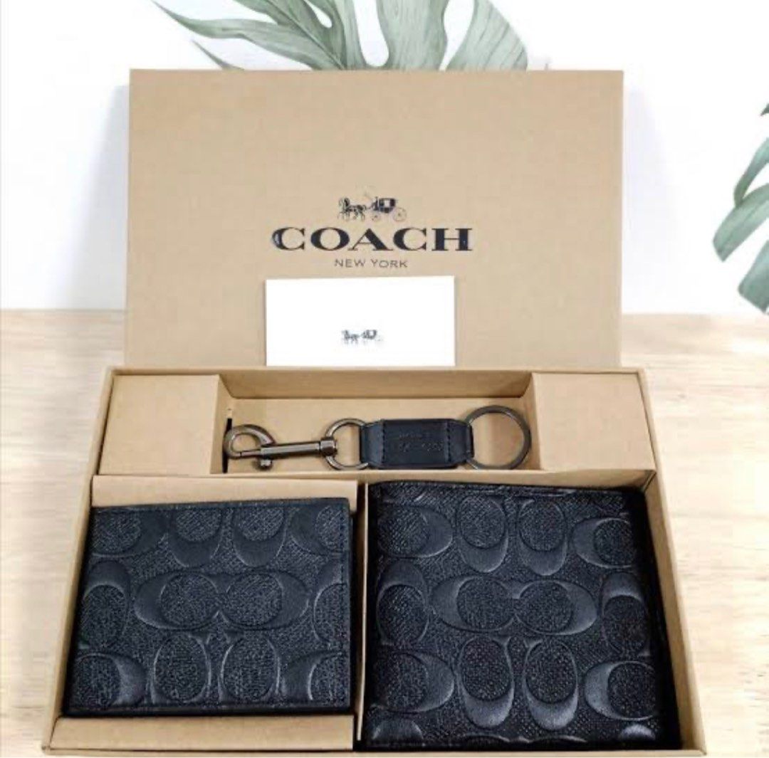 Coach Men Card Wallet New, Luxury, Bags & Wallets on Carousell