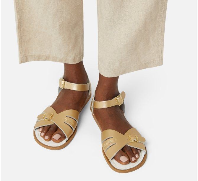 Salt water clearance sandals 38