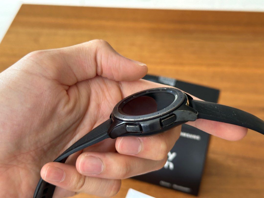 Galaxy watch on sale 42 black
