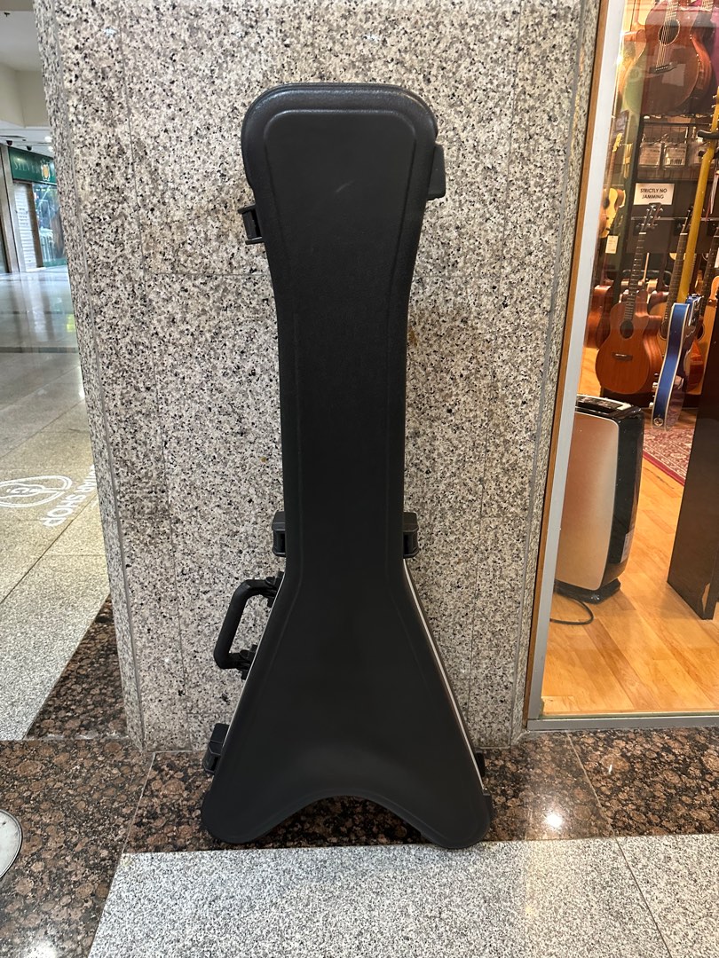 SKB Flying V Guitar Hard Case, Hobbies & Toys, Music & Media, Music