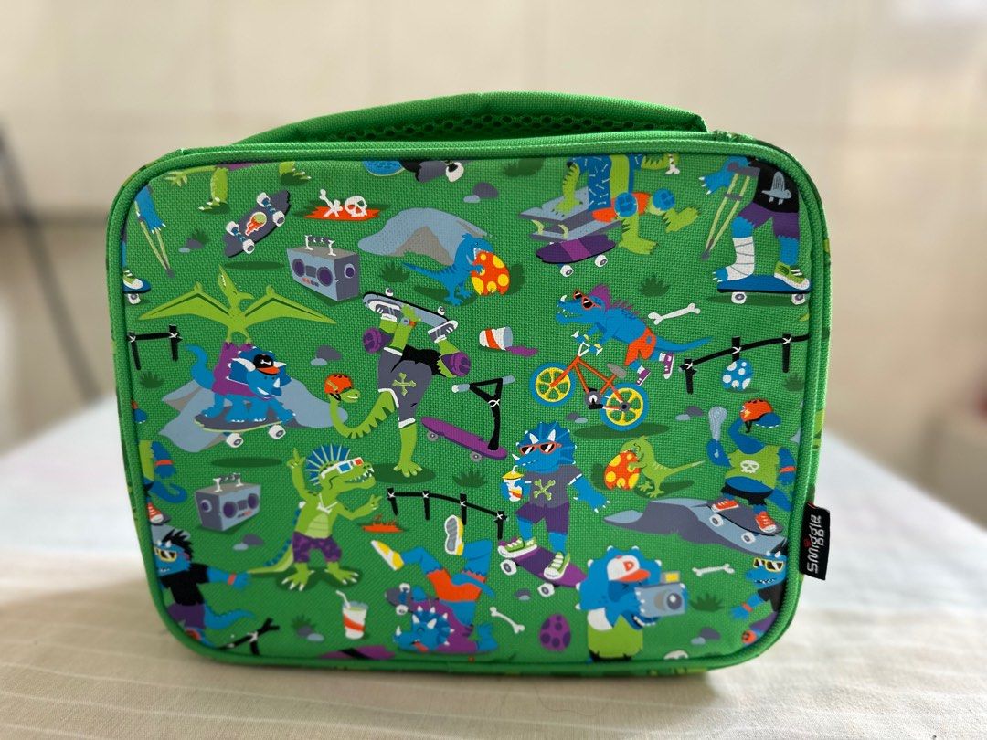 Smiggle Lunchbag (Category: Other Babies Going Out Needs) located in San Juan City. Submitted by gentleturtle.f9f7df (Listing ID 1255950899, Image 2). Description: Smiggle Lunchbag Color green Brand new. .