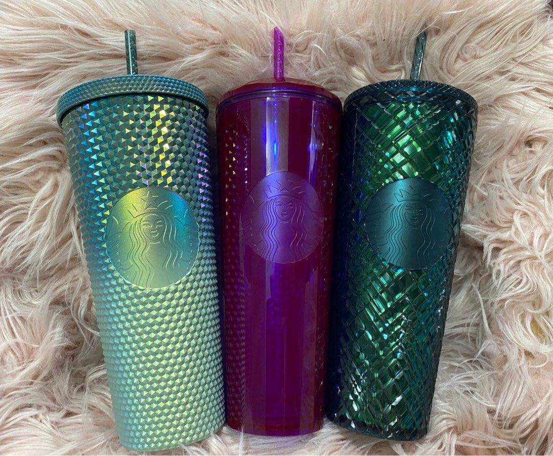 Starbucks bling cups set (Category: Water Bottles & Tumblers) located in Quezon City. Submitted by levshop (Listing ID 1256103341, Image 1). Description: 3 Starbucks cups + 1 Starbucks insulated bag Original prices: 2195, 1595, 1745, 295 (total 5825) SAVE 1326 PESOS All brand new with SKU .