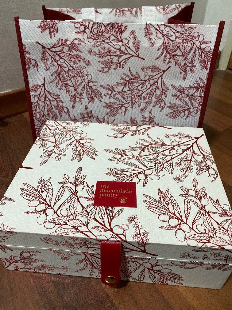 The Marmalade Bakery Mooncake Box, Women's Fashion, Jewelry