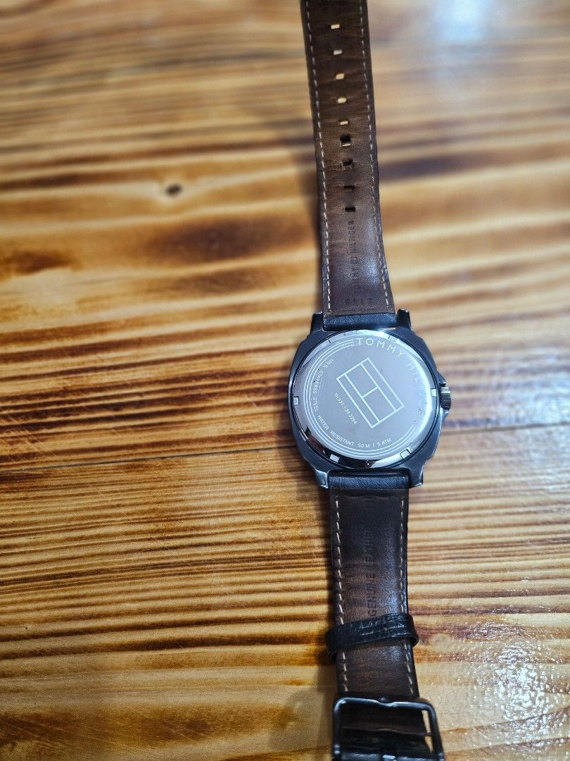 Tommy hilfiger watch hotsell fake