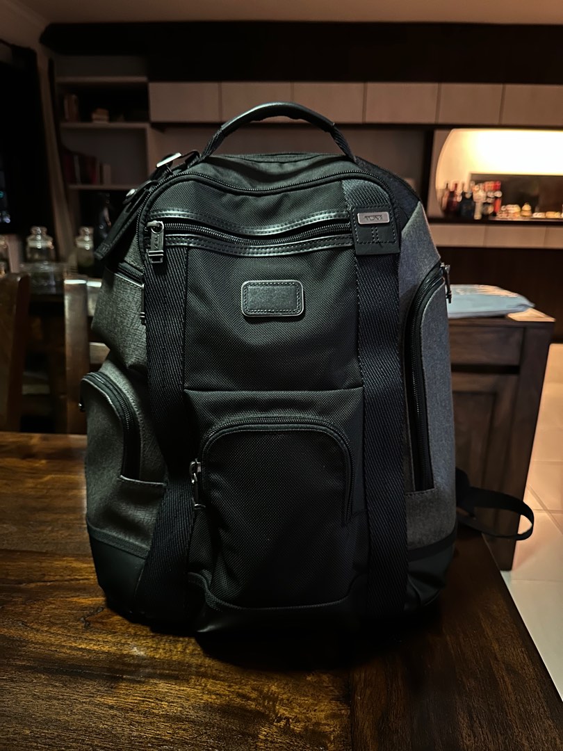 Tumi Hendrick Deluxe Brief, Men's Fashion, Bags, Backpacks on Carousell