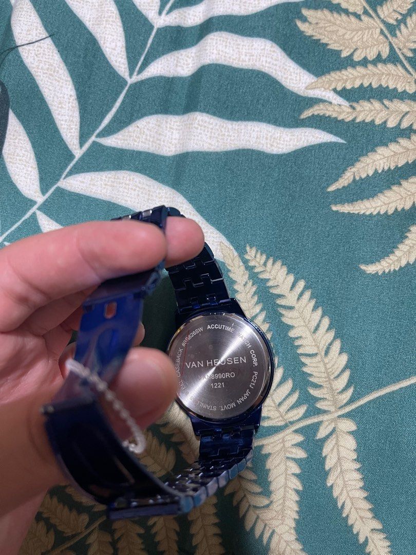VAN HEUSEN Luxury Watches on Carousell