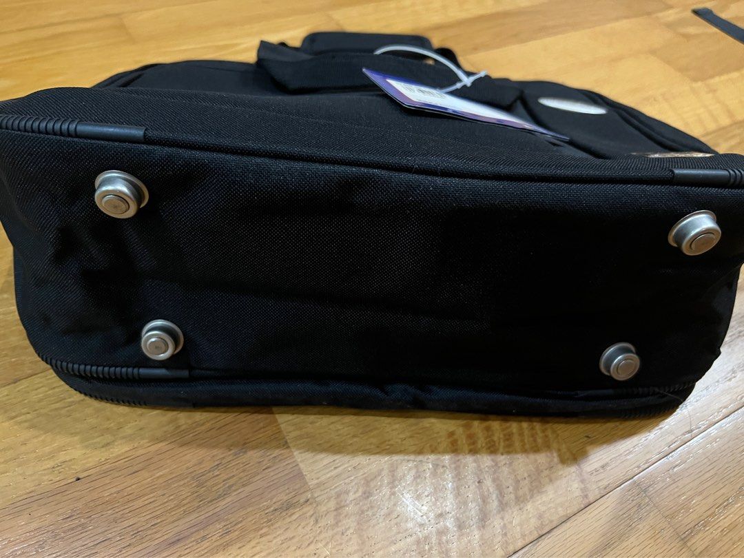 World Traveller bag (Category: Sling Bags) located in Muntinlupa City. Submitted by copcor (Listing ID 1256025322, Image 3). Description: World Traveller Collaboration with Smart PLDT heavy duty very sturdy Authentic Brand new Width 15in Height 11in Depth 6in.