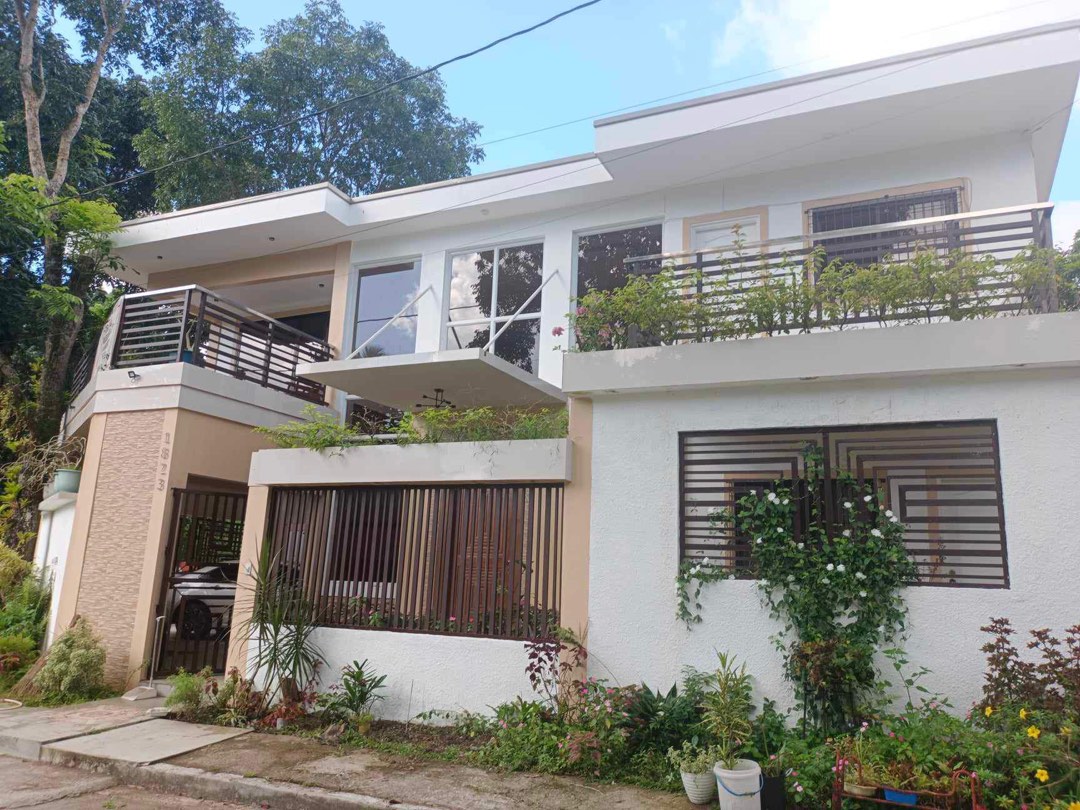 13.5M Tagaytay Luxury House (0917) 551 7541 TAGAYTAY HOUSE FOR SALE