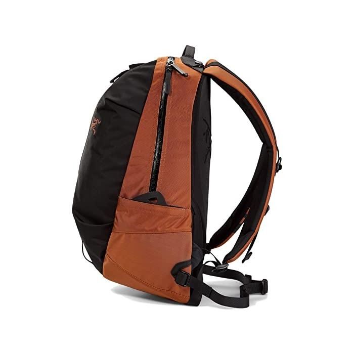 2023 新色ARCTERYX ARRO 16 BACKPACK - FIKA, 女裝, 手袋及銀包, 背囊