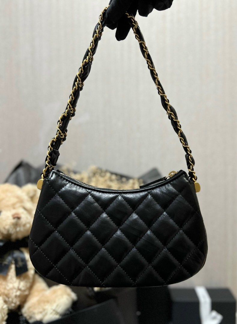Chanel 22k hobo bag black, 名牌, 手袋及銀包- Carousell