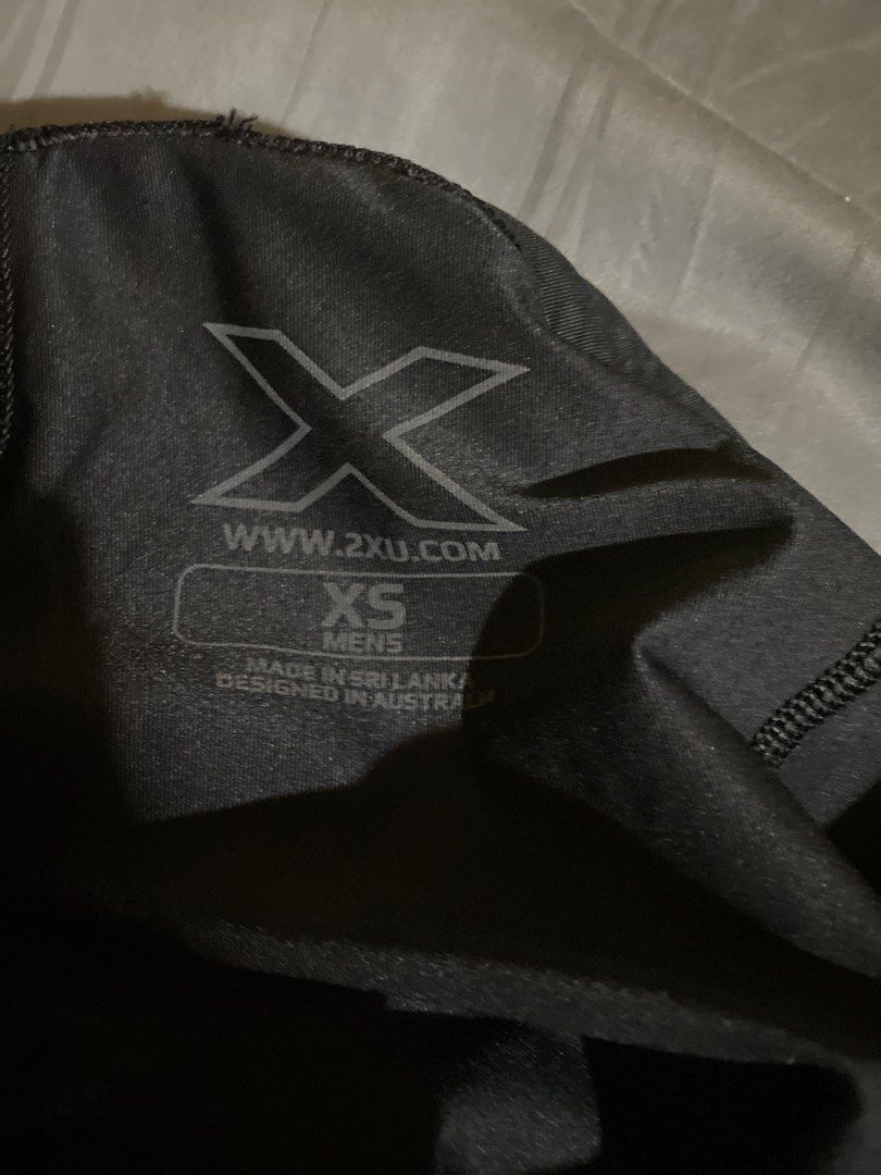 2XU compression tights, Men's Fashion, Bottoms, Joggers on Carousell