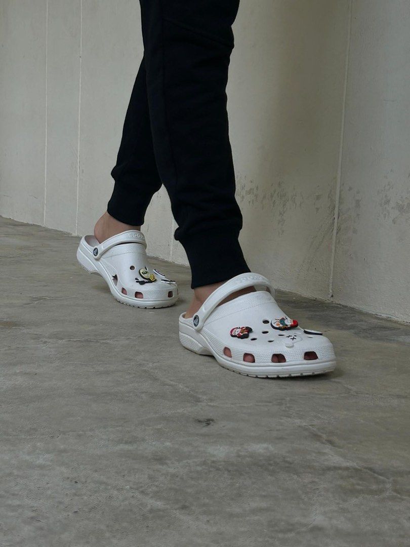 White crocs hotsell size 9