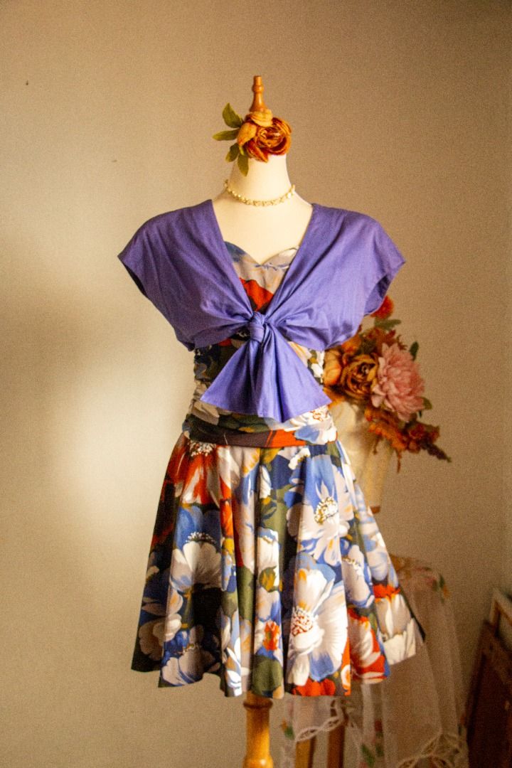 80s Heart shape neckline vintage dress full lining vintage dress vintage purple flora dress bold flora dress low waist vintage 80s dress