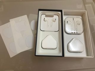 全新 iPhone 原裝耳機線 及 火牛頭 送Apple logo貼紙