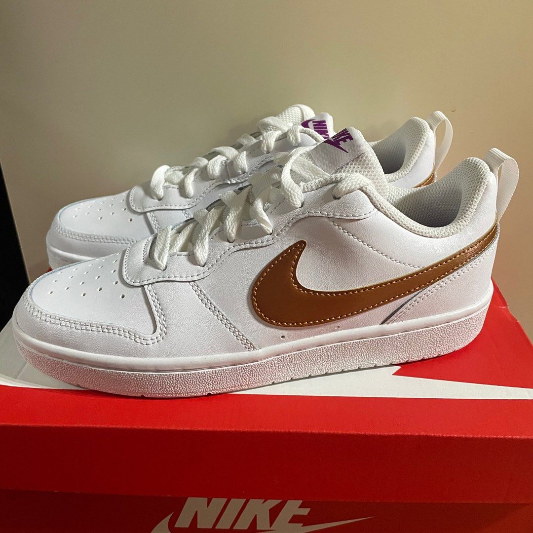 全新 Nike Court Borough (小dunk) 玫瑰金 白金 尺寸6Y(24cm寬楦) 她的時尚 鞋類 運動鞋、球鞋在旋轉拍賣