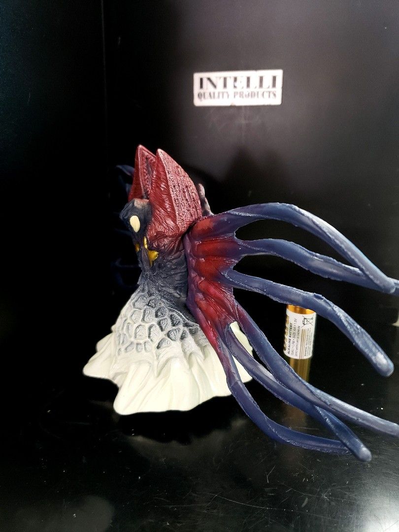 鹹蛋超人/ ULTRAMAN/ 超人帝拿劇場版《星光戰士》的最終BOSS：莫奈拉女王/クイーンモネラ/超巨型植物獸, 興趣及遊戲, 玩具& 遊戲類-  Carousell