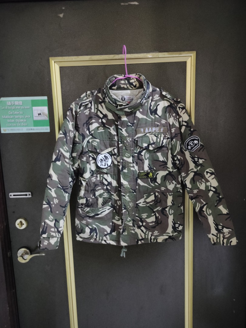 AAPE PUFFER JACKET (M), 他的時尚, 外套及戶外衣服在旋轉拍賣