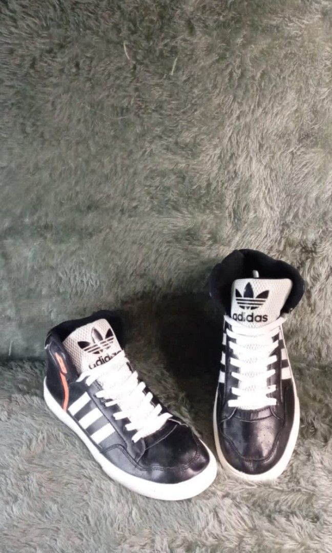 Adidas made in Vietnam, Fesyen Pria, Sepatu , Sneakers di Carousell