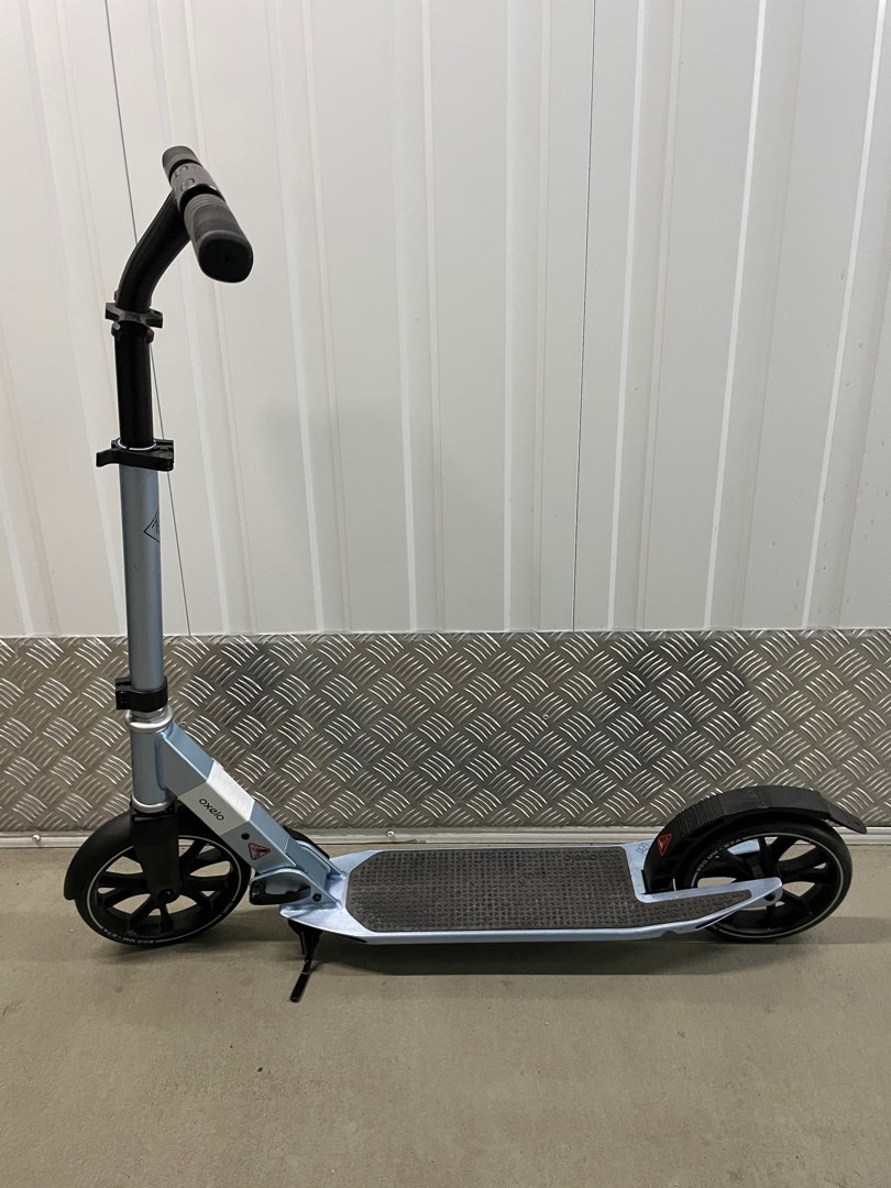 Adult 2 wheeler kick scooter, Sports Equipment, Sports & Games, Skates