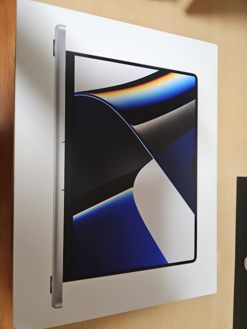 Apple Macbook pro 14 with AppleCare Plus till 2025, Computers & Tech