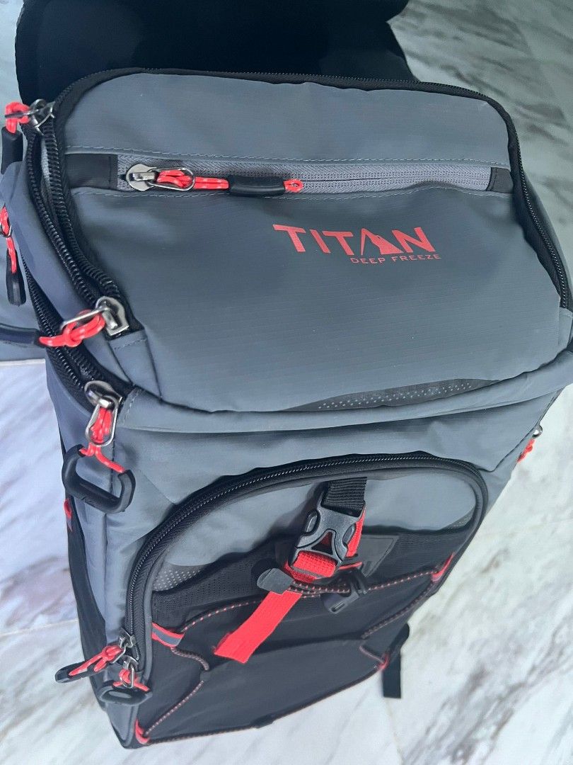 Titan deep freeze 24 best sale can backpack