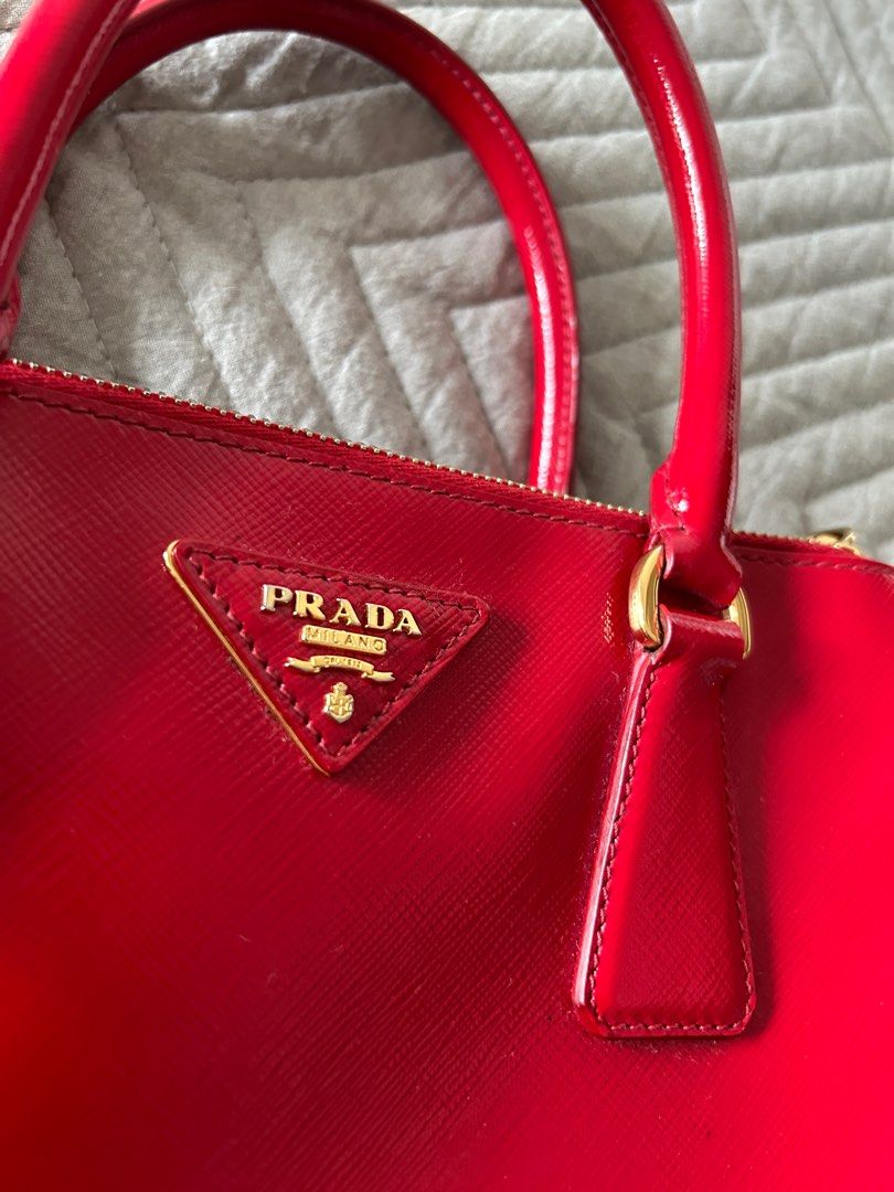 Red Prada Galleria Saffiano Large Leather Bag 100% Authentic