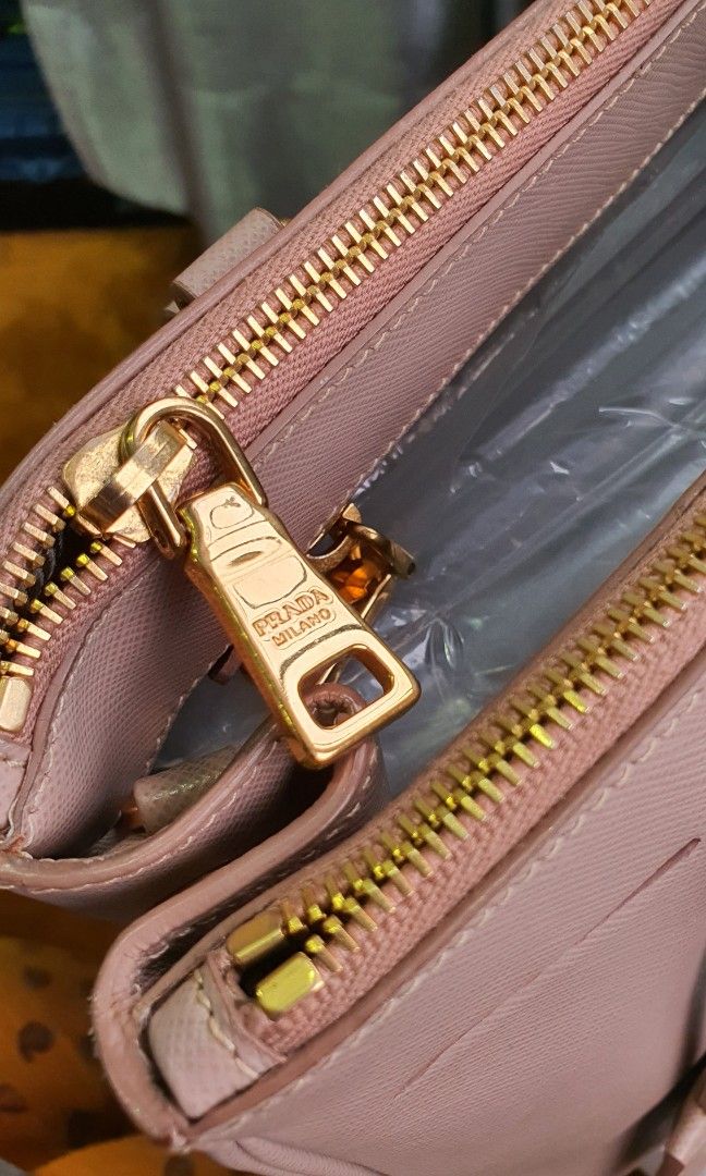 PRADA Authentic _Petalo Saffiano Lux Leather Chain Shoulder Bag