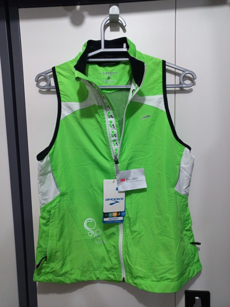 Brooks Women s Reflective Run Vest