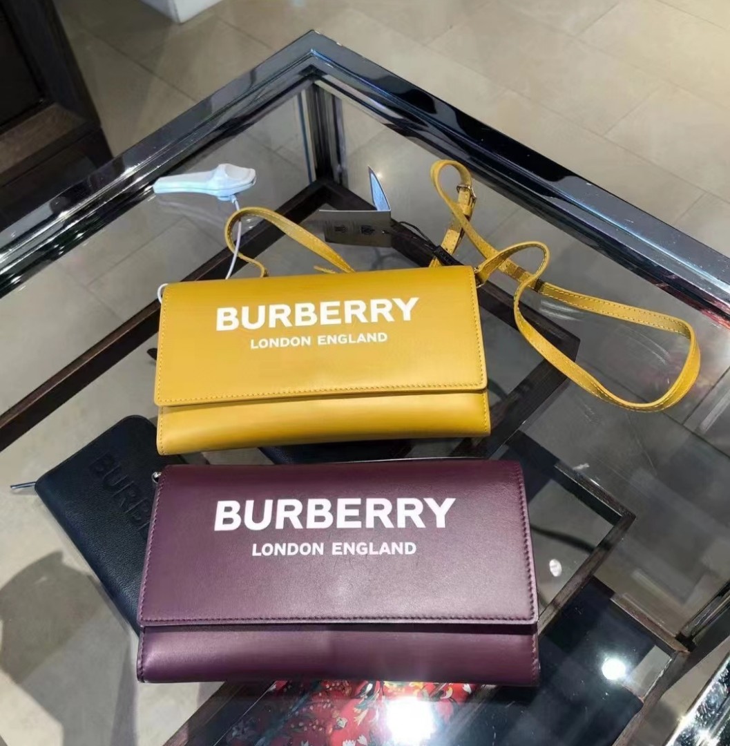 Burberry Long Wallet (Authentic), Luxury, Bags & Wallets on Carousell