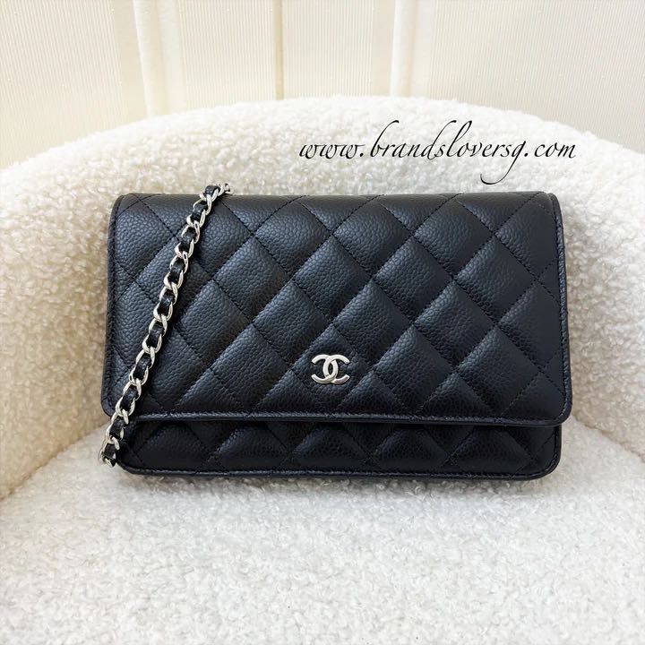 Chanel Classic Quilted WOC Review (Black Caviar Leather) + What's in My  Bag?