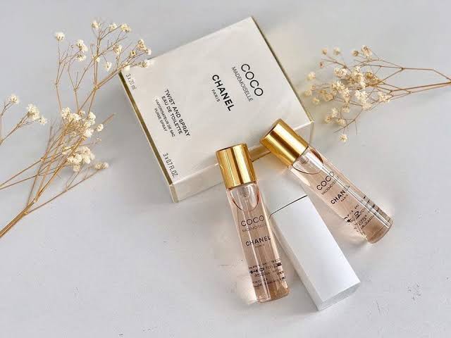 CHANEL Eau de Parfum Intense Mini Twist & Spray Gift Set - Macy's