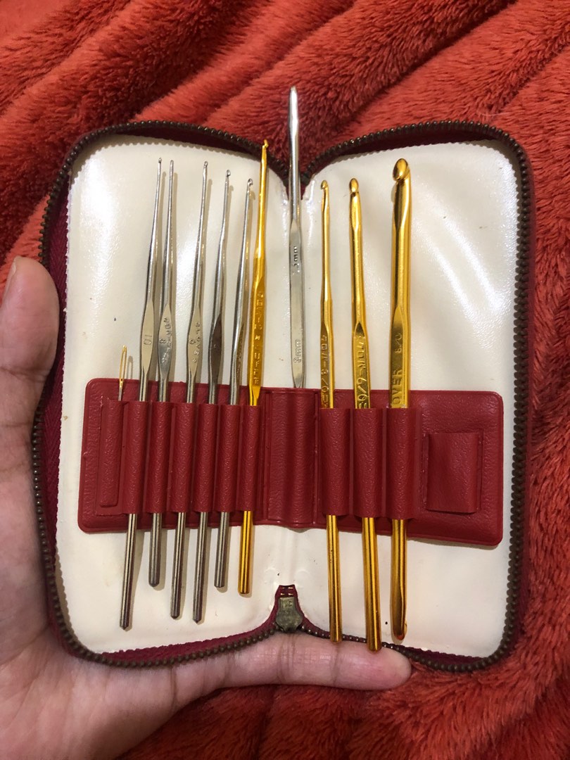 Clover Crochet Hook Set, Hobbies & Toys, Stationary & Craft, Craft