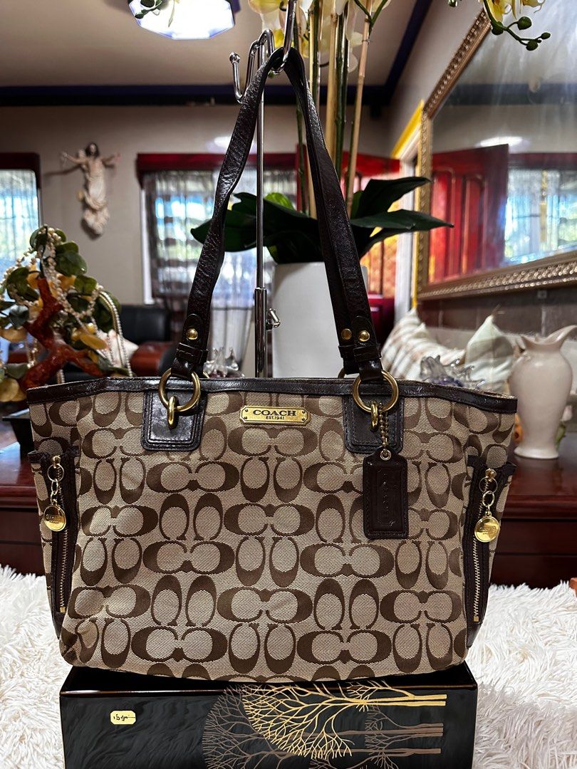 Coach monogram deals purse