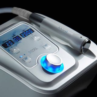 Cool and hot therapy machine
