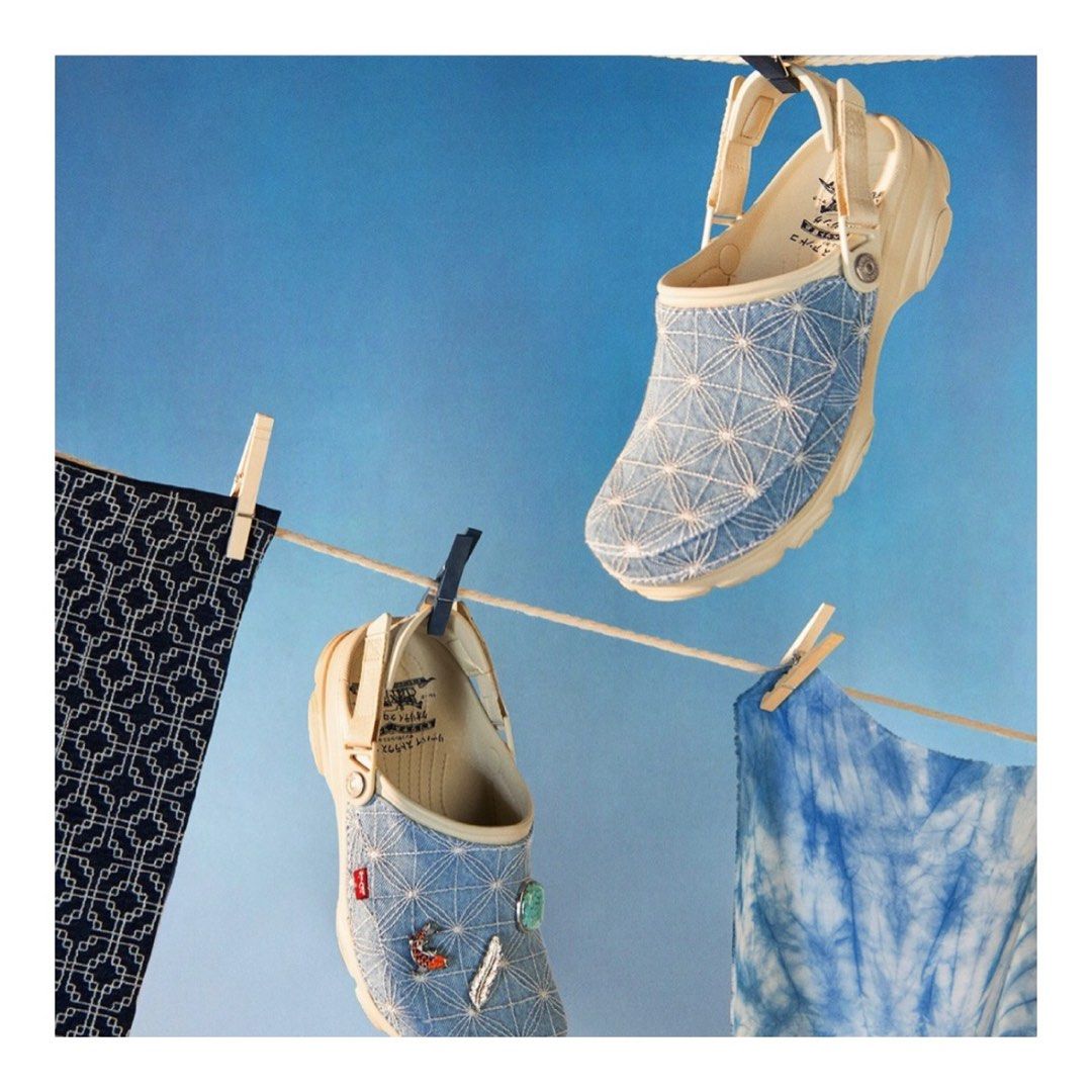 Crocs x Levis All Terrain Clogs 'Bone & Navy' (Category: Slippers & Slides) located in Bulacan. Submitted by ginooutletph (Listing ID 1256118294, Image 2). Description: Crocs x Levis All Terrain Clogs 'Bone & Navy'. US Men's 4 - 13 US Women's 6 - 15 Php 7,990 Pre-order 2 weeks ETA 50% downpayment to process. IG/FB: @ginooutletph Send us a DM to purchase 🛒 Prices may change without prior notice. Local shipping will be shouldered by the buyer. Dis