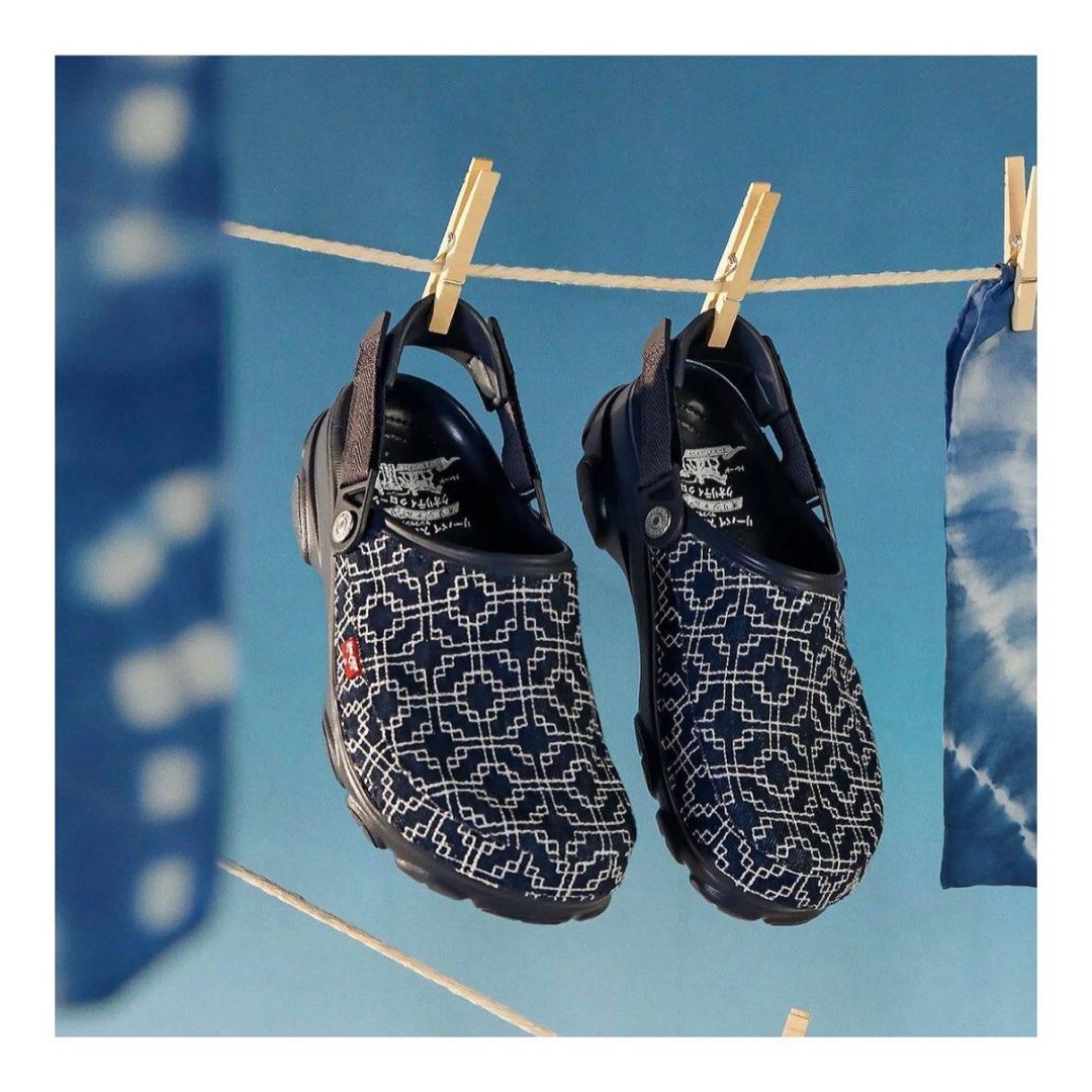 Crocs x Levis All Terrain Clogs 'Bone & Navy' (Category: Slippers & Slides) located in Bulacan. Submitted by ginooutletph (Listing ID 1256118294, Image 3). Description: Crocs x Levis All Terrain Clogs 'Bone & Navy'. US Men's 4 - 13 US Women's 6 - 15 Php 7,990 Pre-order 2 weeks ETA 50% downpayment to process. IG/FB: @ginooutletph Send us a DM to purchase 🛒 Prices may change without prior notice. Local shipping will be shouldered by the buyer. Dis