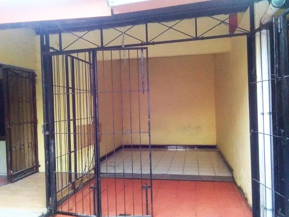 dikontrakan_rumah_3_kamar_di_j_1695343540_fc7cf98c_progressive