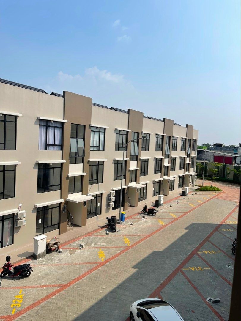 Disewakan Green Royal Condo house lantai 2 di daerah Semanan siap huni